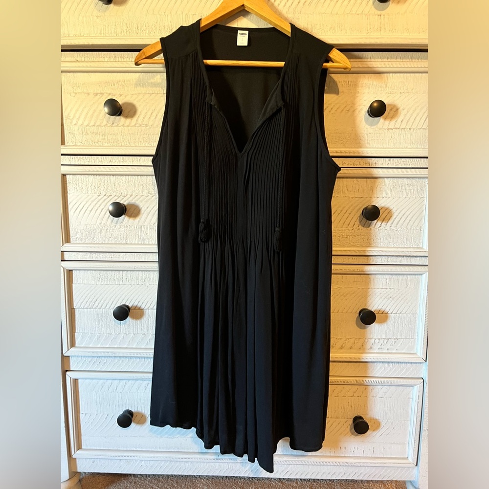 Old Navy Black Sleeveless Dress